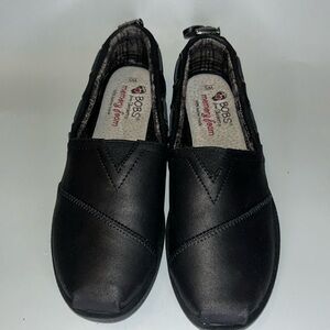 NWOT wide bobs by skechers memory foam leather insole loafer